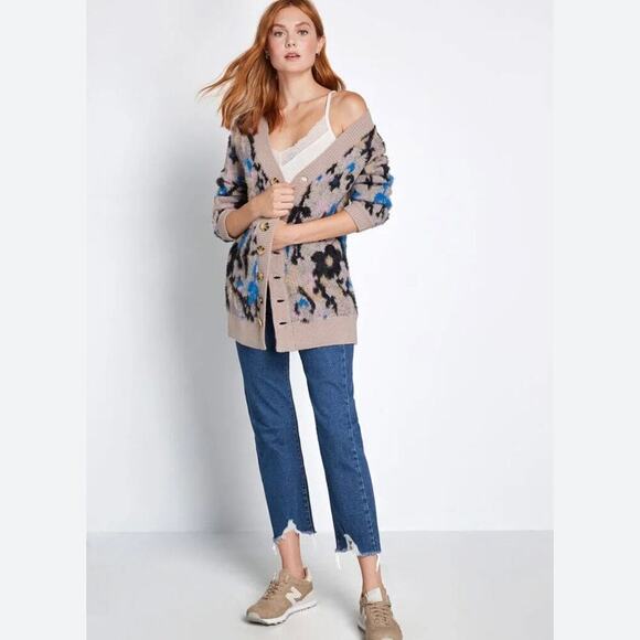 Modcloth A Fuzzy Feeling Oversized
Cardigan Sweater Size 1X - Picture 4 of 14